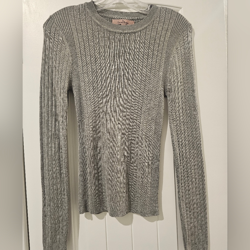 Grey ribbed sweater